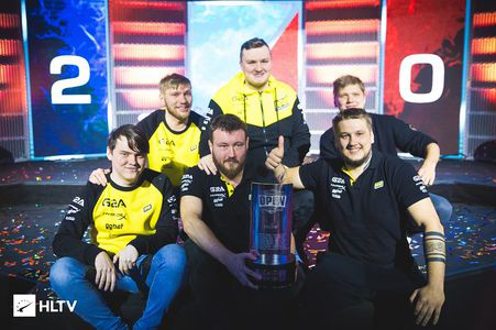 一个可参考 一个可参考