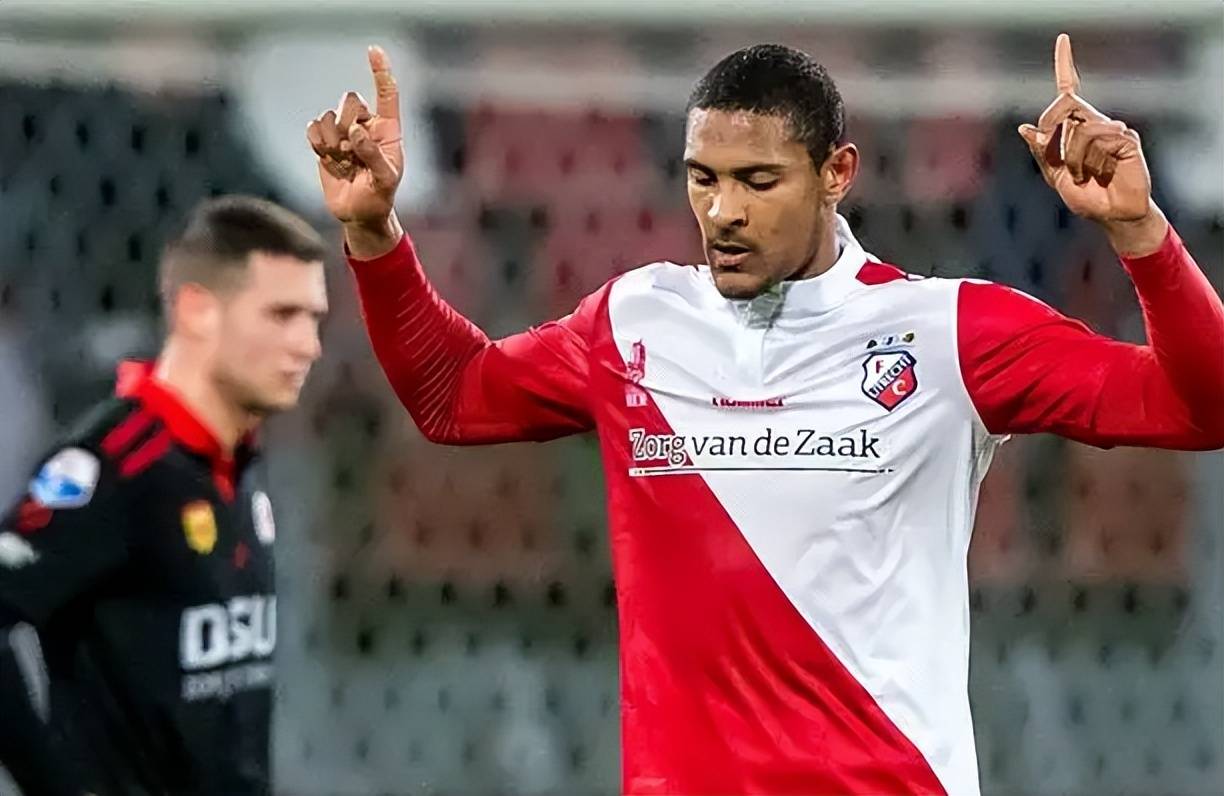 许多网球明 许多网球明